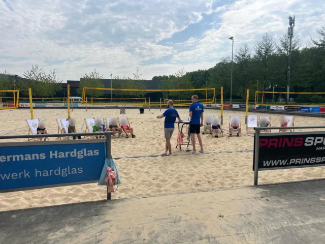 🌴 🅔🅧🅟🅔🅓🅘🅣🅘🅔 🅡🅞🅑🅘🅝🅢🅞🅝 🌴

Met een klein beetje regen 🌧️ hebben kamp noord en kamp zuid gestreden 😎 Ze hebben de eetproef doorstaan, de eilandraad en de verschillende opdrachten om de schat te vinden 🗺️ 

#ExpeditieRobinson #Vakantie #Activiteit #Meivakantie #DeKrachtVanSportEnBewegen #SportserviceGroep