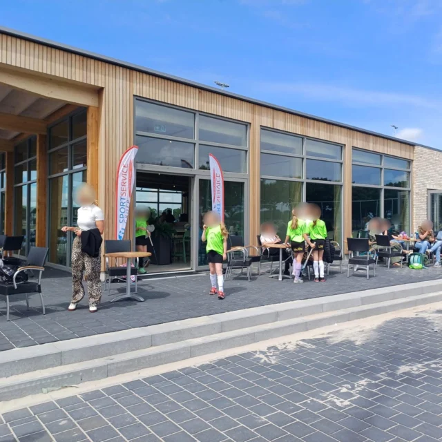 🏑 𝐻𝑜𝑐𝑘𝑒𝑦𝑡𝑜𝑒𝑟𝑛𝑜𝑜𝑖 🏑

Het hockeytoernooi is weer geweest! Op de nieuwe locatie van gzghardenberg stond alles klaar voor een mooi toernooi!

De winnaars van poule groep 5/6 waren de Marsjes  5 
De winnaars van poule groep 7/8 waren de Marsjes 7
Gefeliciteerd 🏆 

Alle teams bedankt voor het meedoen en tot volgend jaar 💪🏼👋🏼

#Hockeytoernooi #Hardenberg #SamenSporten #Hockey #SportserviceGroep