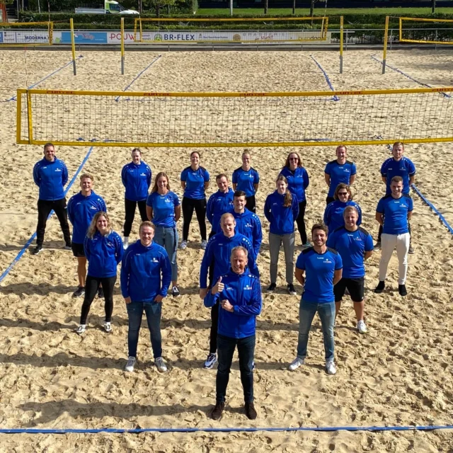 ☀ 𝘡𝘖𝘔𝘌𝘙𝘝𝘈𝘒𝘈𝘕𝘛𝘐𝘌 ☀

Vandaag was alweer de laatste lesdag van het schooljaar! Wij kijken uit naar komend jaar met nieuwe lessen, nieuwe spellen en nieuwe leerlingen! Geniet van jullie vakantie ☀😎🌴

Nog geen plannen voor de vakantie? Er staat genoeg leuks op de planning. Kijk op de website van @gewoonactiefengezond voor ons hele aanbod! 

#Zomervakantie #LaatsteLesdag #VakantieActiviteiten #DoeMee #FijneVakantie